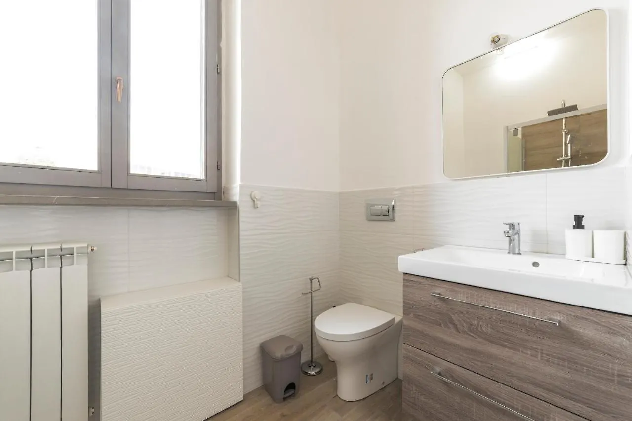 Maciachini Renovated Studio! Mailand Italien